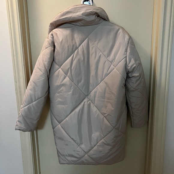 Oversized Quilted Puffer Jacket - Picture 2 of 3
